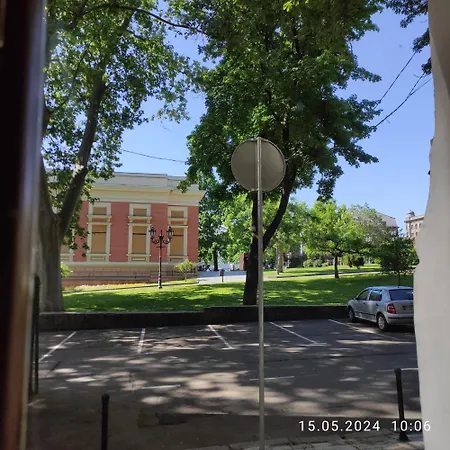 Lovers' Sharm Odessza